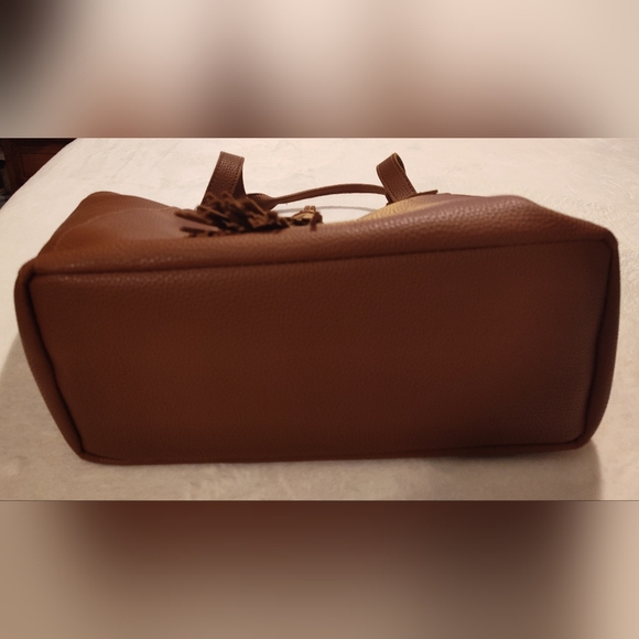 Chic Tan Leather Tote with Tassel - Picture 6 of 12